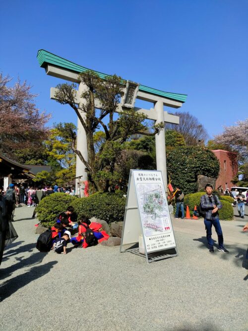 出雲大社相模分祠の大きく立派な鳥居