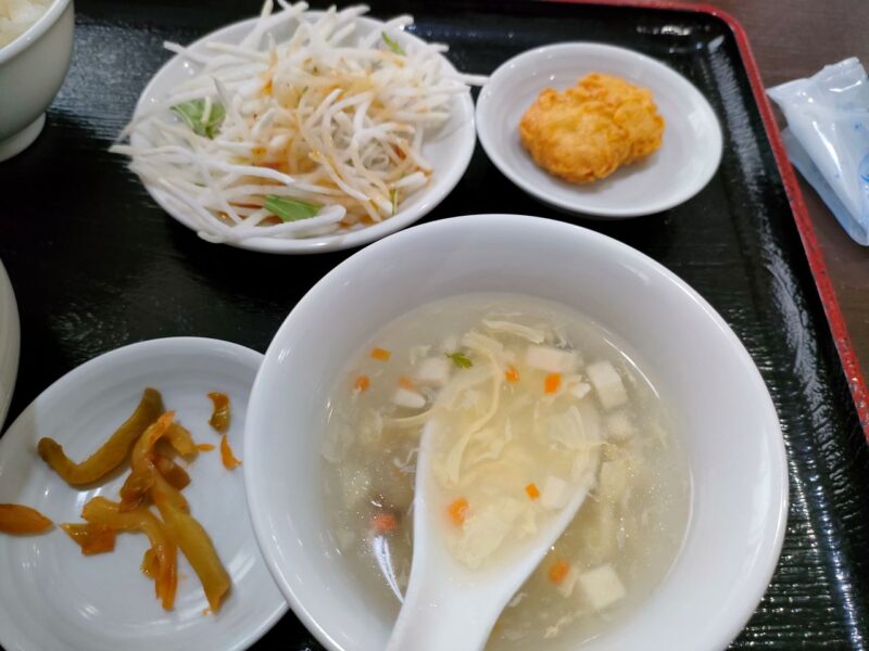 台湾料理祥瑞セットサラダ、スープ、揚げ物、漬物