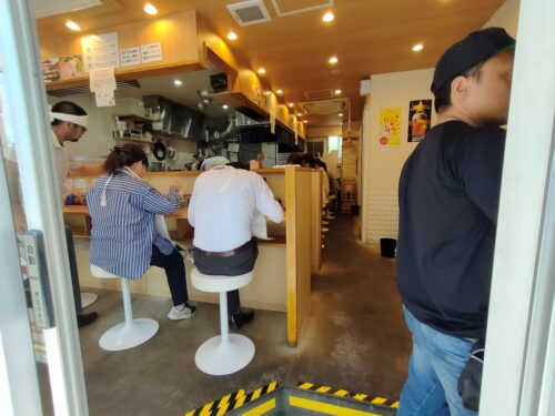 北村家入口から見た店内