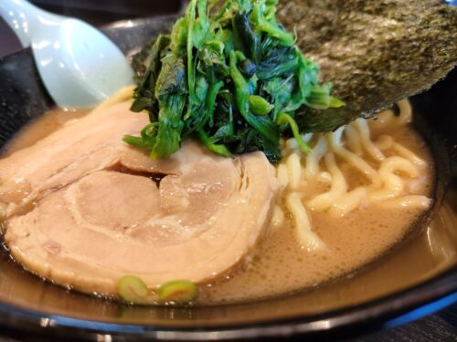 らーめん家せんだいのとんこつ醤油ラーメン