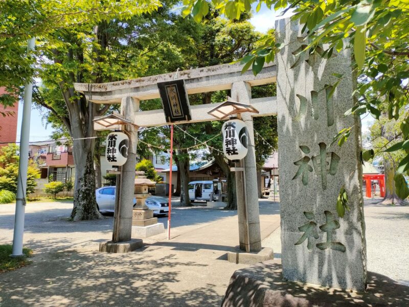 氷川神社参道入口