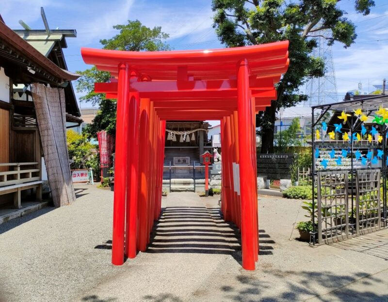 福徳稲荷大神の鳥居