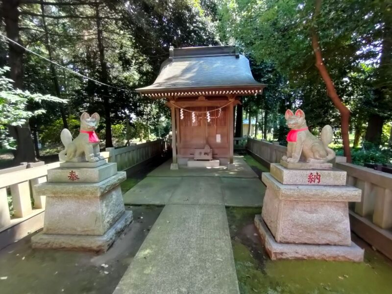 下鶴間諏訪神社境内の稲荷神社