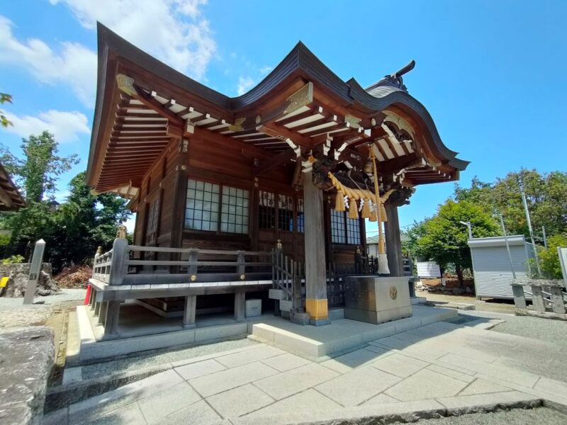 栗原神社の立派な社殿