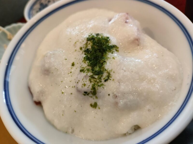 マグロ山かけ丼