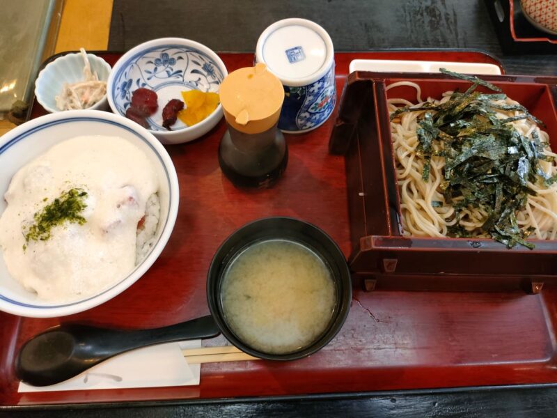 やま久のマグロ山かけ丼セット