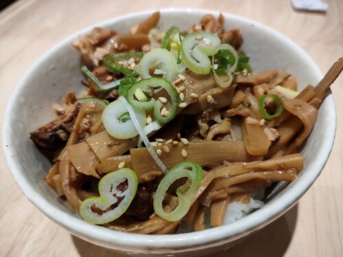 タップリメンマとチャーシューの郷飯