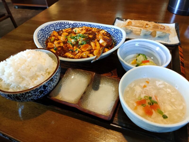 北京飯店の陳麻婆豆腐と餃子